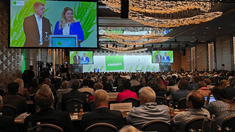Die zwei Bundesvorsitzenden des BDL auf dem Podium des Deutschen Bauerntages
