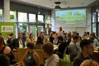 Junglandwirt spricht auf dem Junglandwirt:innen Frühstück