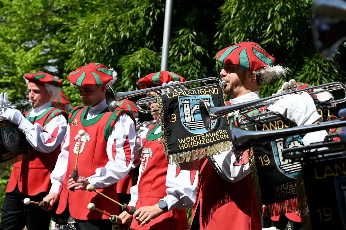 Trompeter der Landjugend Württember Hohenzollern in traditioneller Kleidung