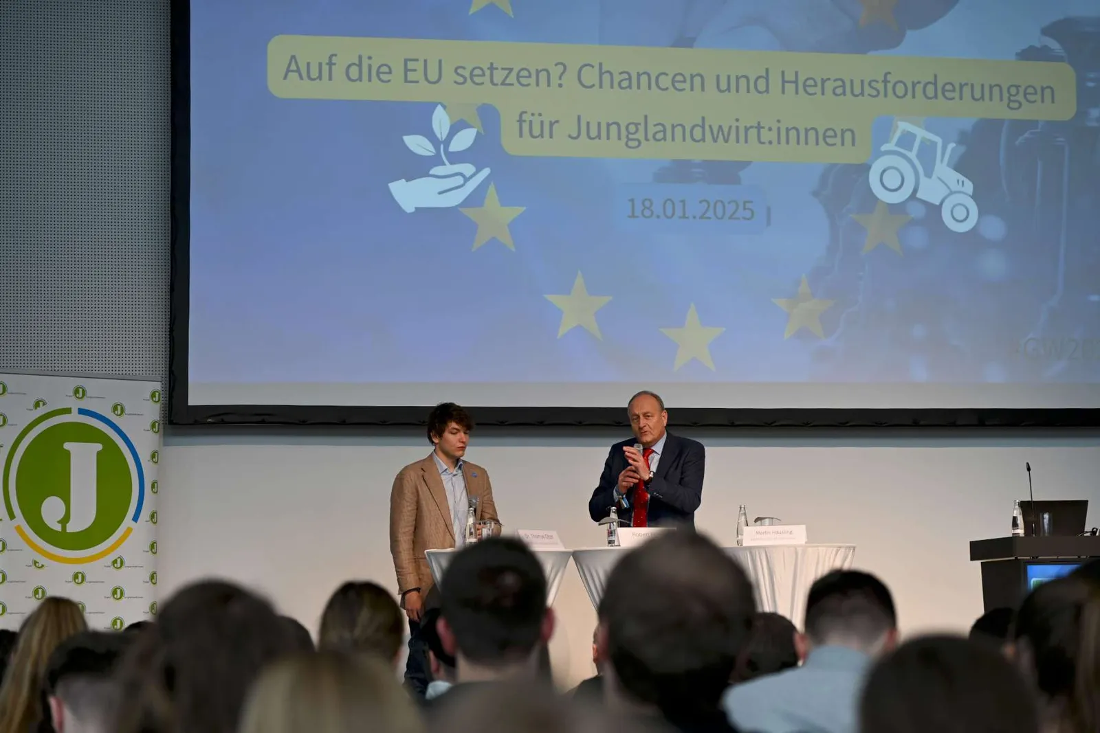 Ceja Präsident Medeentrop und Präsident des DBV auf der Bühne des Junglandwirt:innen Kongresses