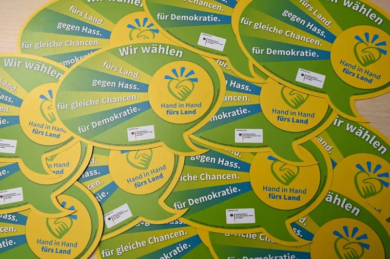 Sprechblase: Wir wählen fürs Land.