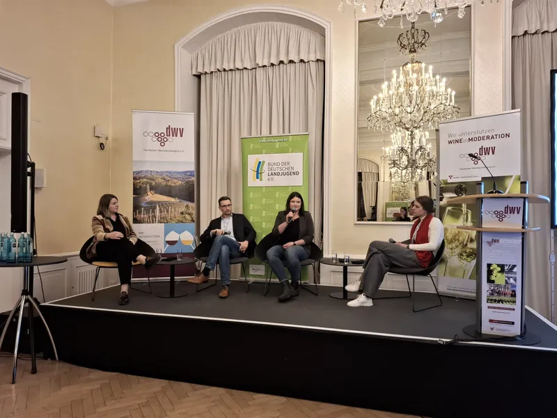 Fishbowl-Diskussion mit Ministerium, DWV-Vize, Jungwinzerinnen