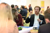 Der Abgeordnete Karl Bär im Gespräch