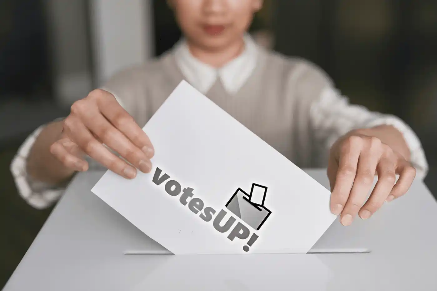 Junge Erwachsene an der digitalen Wahlurne